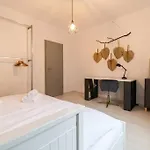 Apartment Arte - 2 Bedroom Near Coresi Mall With Free Parking *