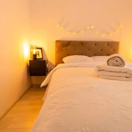 Apartament Arte - 2 Bedroom Near Coresi Mall With Free Parking Braszów