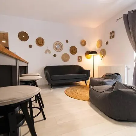 Arte - 2 Bedroom Near Coresi Mall With Free Parking Apartament