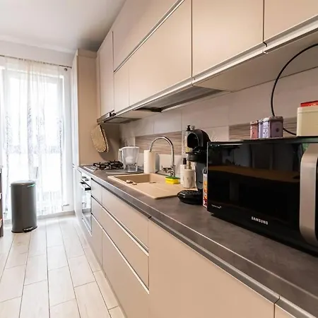 Arté - 2 Bedroom Near Coresi Mall With Free Parking