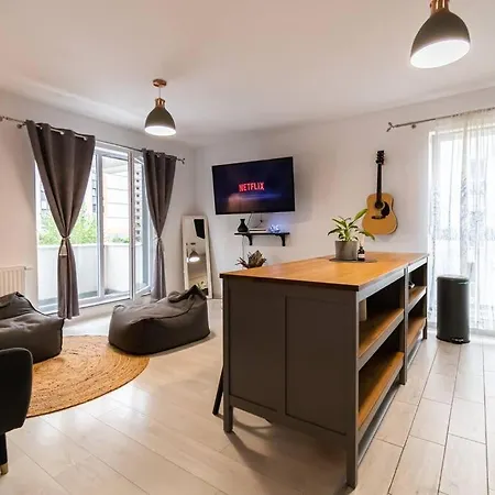 Apartamento Arte - 2 Bedroom Near Coresi Mall With Free Parking