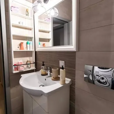 Arté - 2 Bedroom Near Coresi Mall With Free Parking Apartamento Braşov