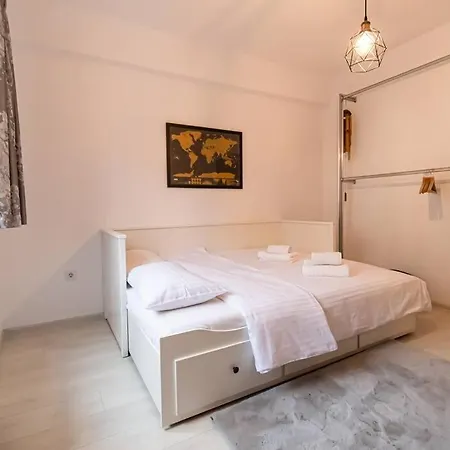 Arte - 2 Bedroom Near Coresi Mall With Free Parking