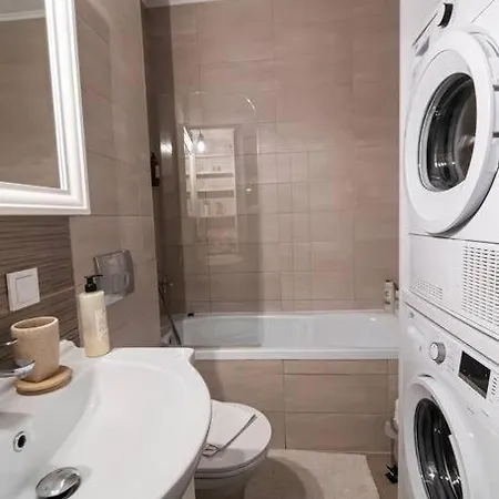 Arté - 2 Bedroom Near Coresi Mall With Free Parking Apartamento *