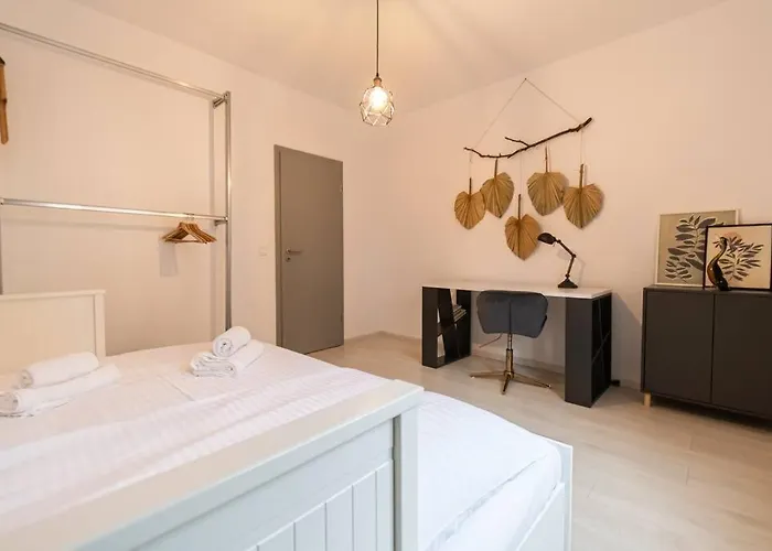 Daire Arte - 2 Bedroom Near Coresi Mall With Free Parking *