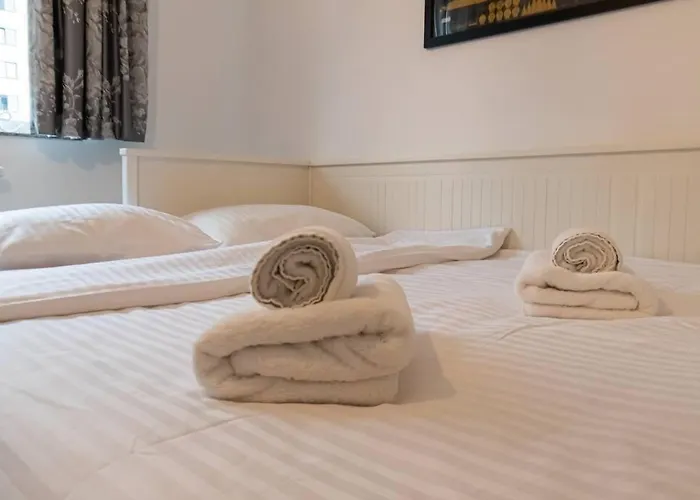 Arte - 2 Bedroom Near Coresi Mall With Free Parking