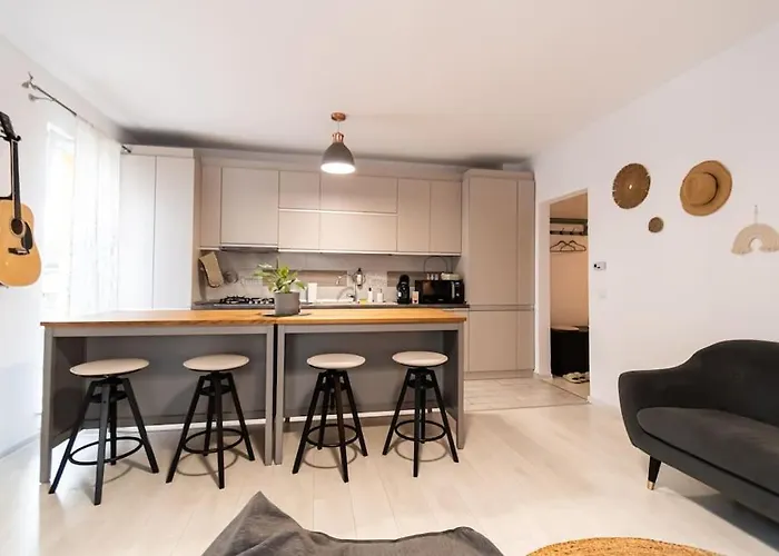 Arte - 2 Bedroom Near Coresi Mall With Free Parking Brasov