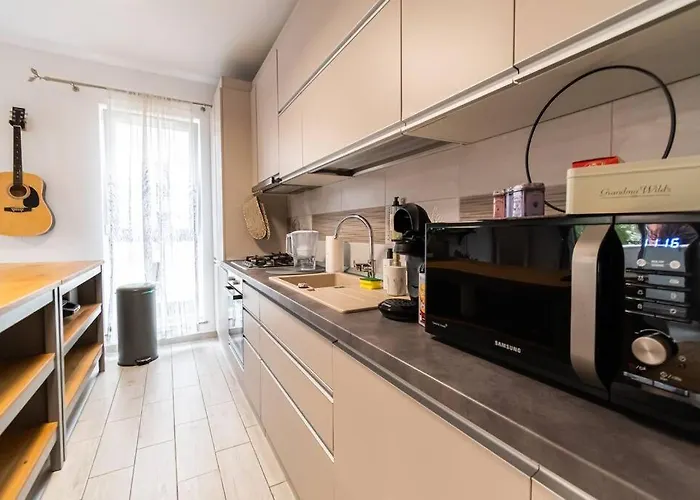 Arte - 2 Bedroom Near Coresi Mall With Free Parking