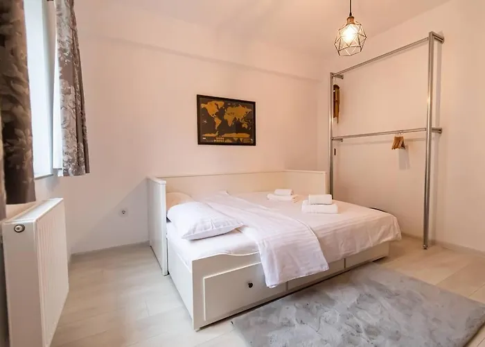 Arte - 2 Bedroom Near Coresi Mall With Free Parking