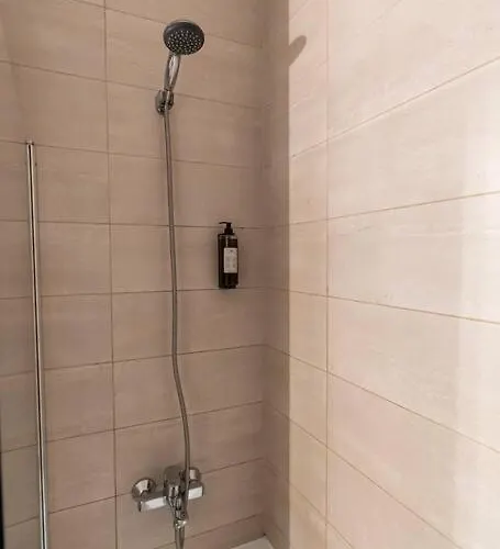 Daire Arte - 2 Bedroom Near Coresi Mall With Free Parking Braşov