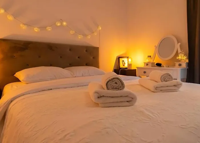 Arte - 2 Bedroom Near Coresi Mall With Free Parking Apartment Brasov